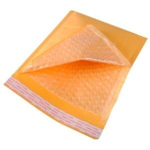 sobre con burbujas en papel kraft
